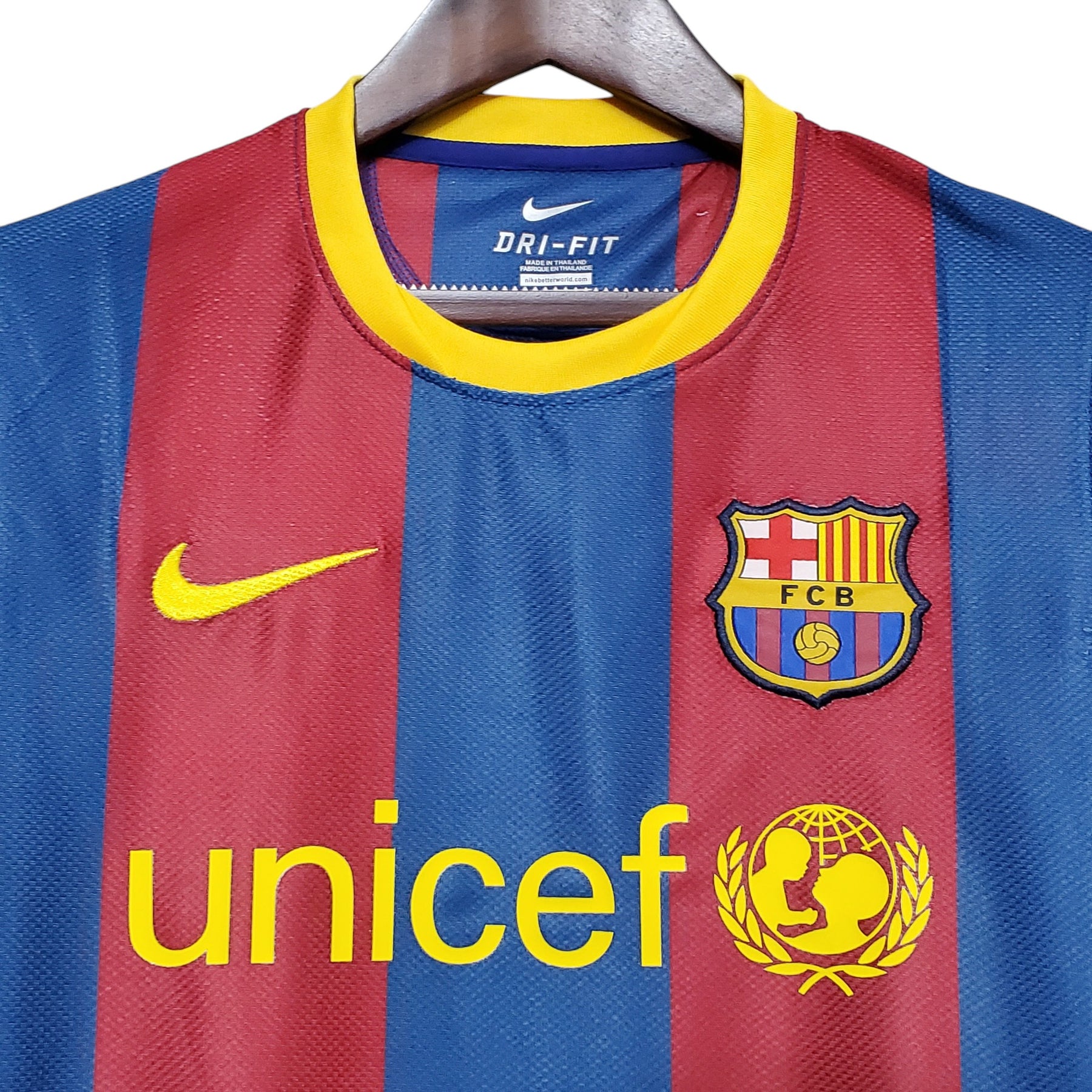 camisa-retro-barcelona-10-11-masculina-nike-azul-e-vermelha