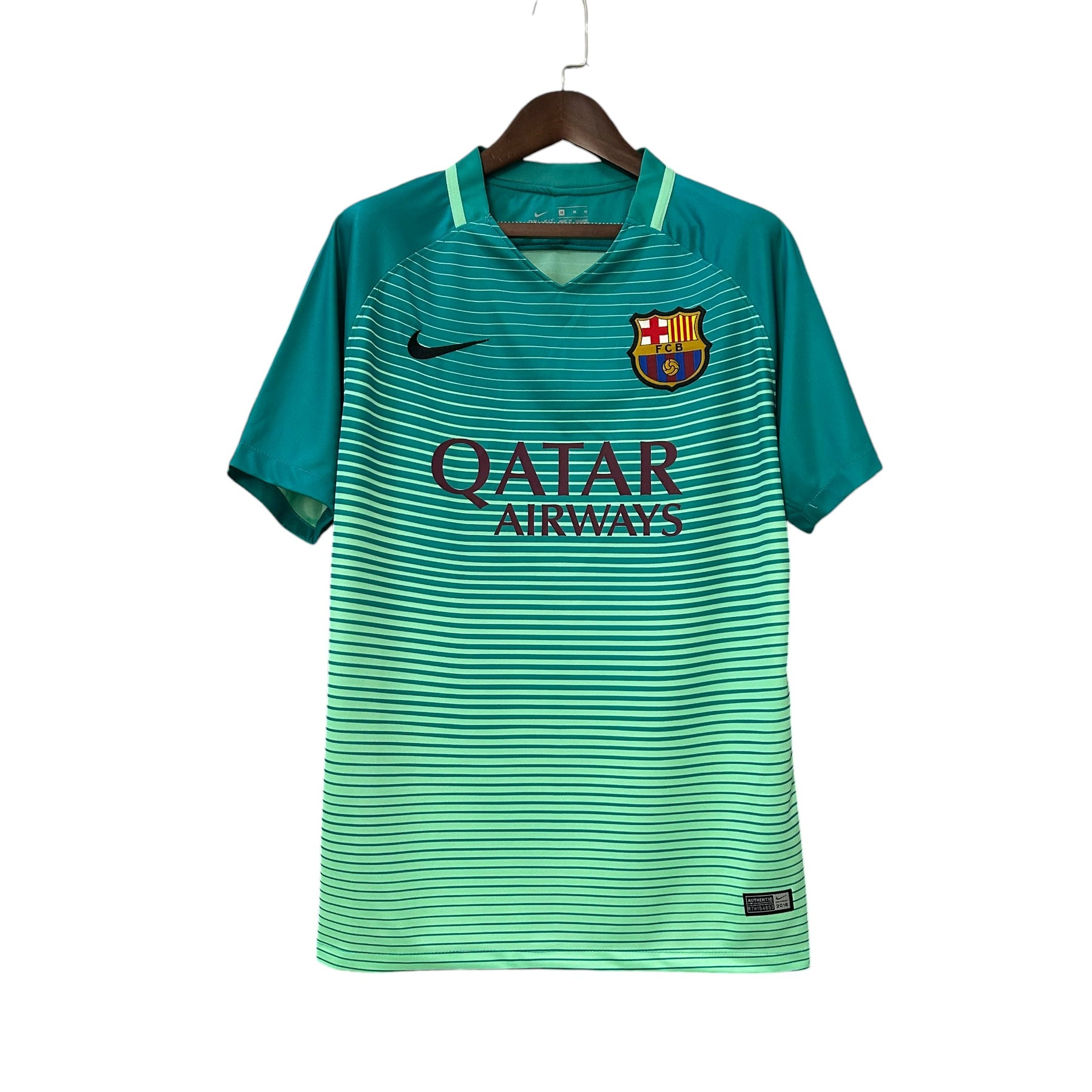 camisa-retro-barcelona-15-16-masculina-nike-azul-com-detalhes-em-vermelho