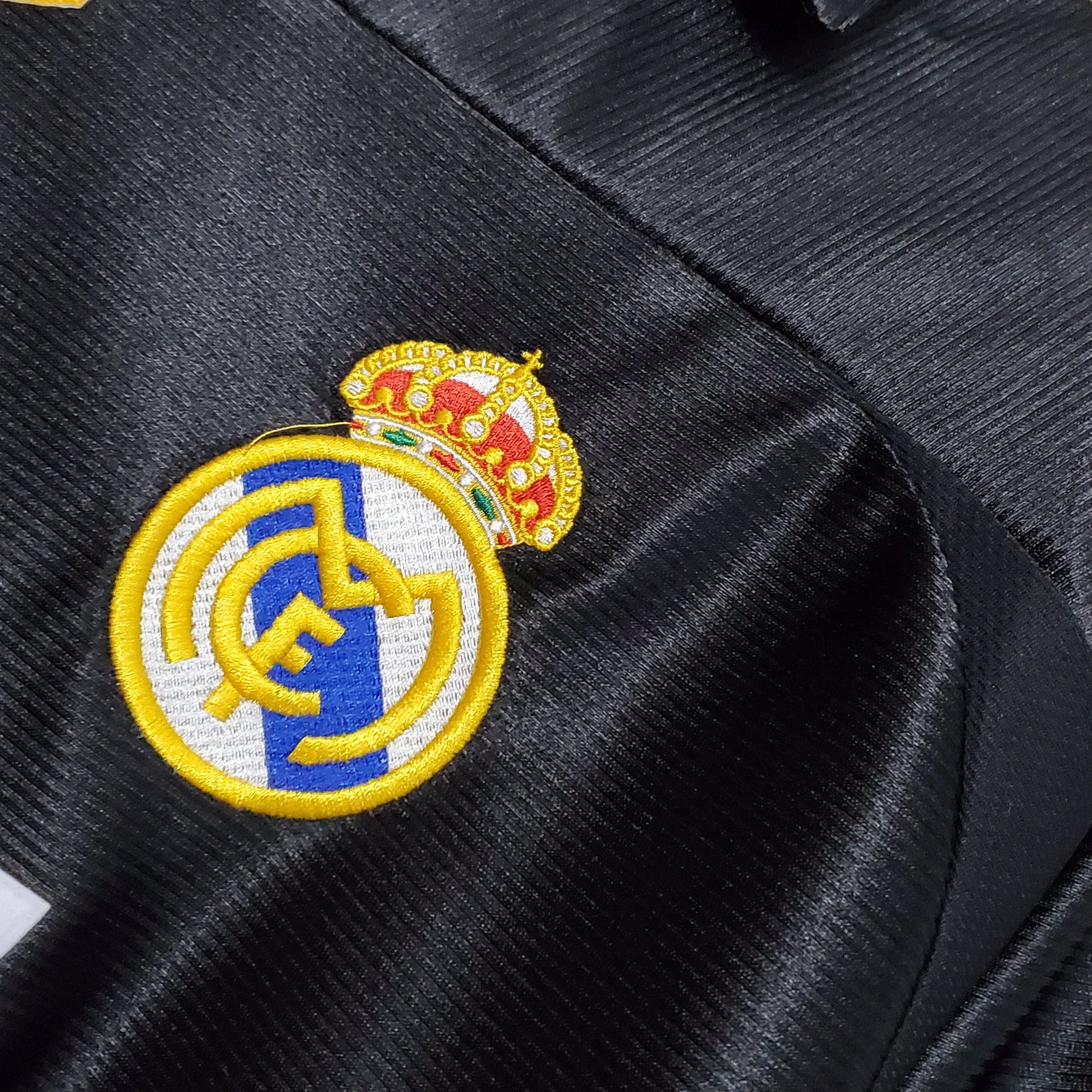camisa-retro-real-madrid-98-99-masculina-adidas-preta