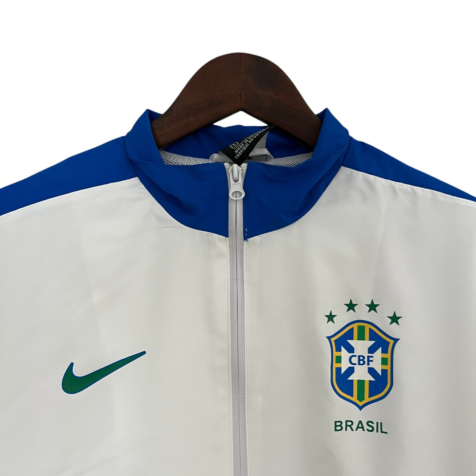 jaqueta-corta-vento-selecao-brasileira-24-25-masculina-nike-branca-e-azul