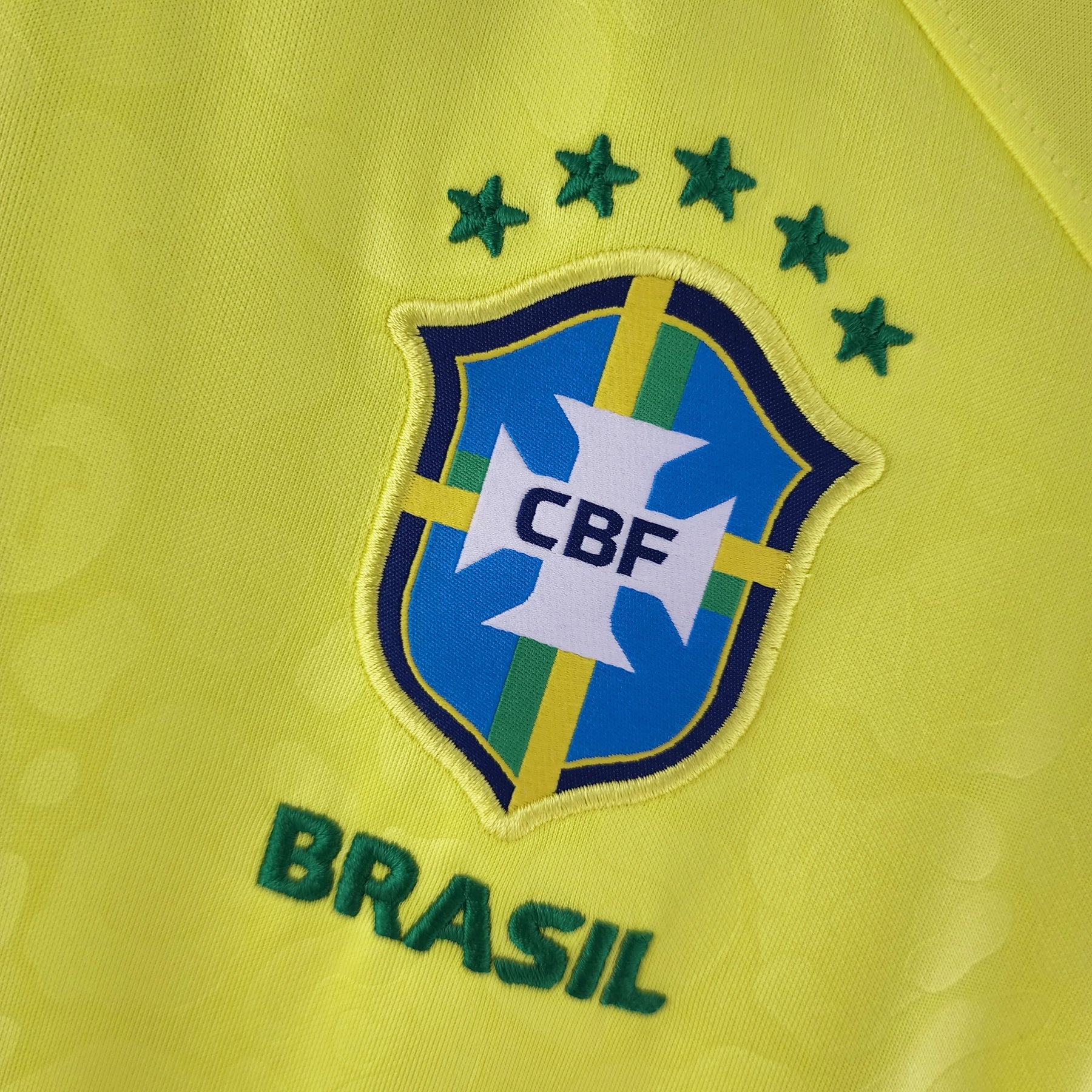 camisa-i-selecao-brasileira-2022-torcedor-nike-feminina-amarela