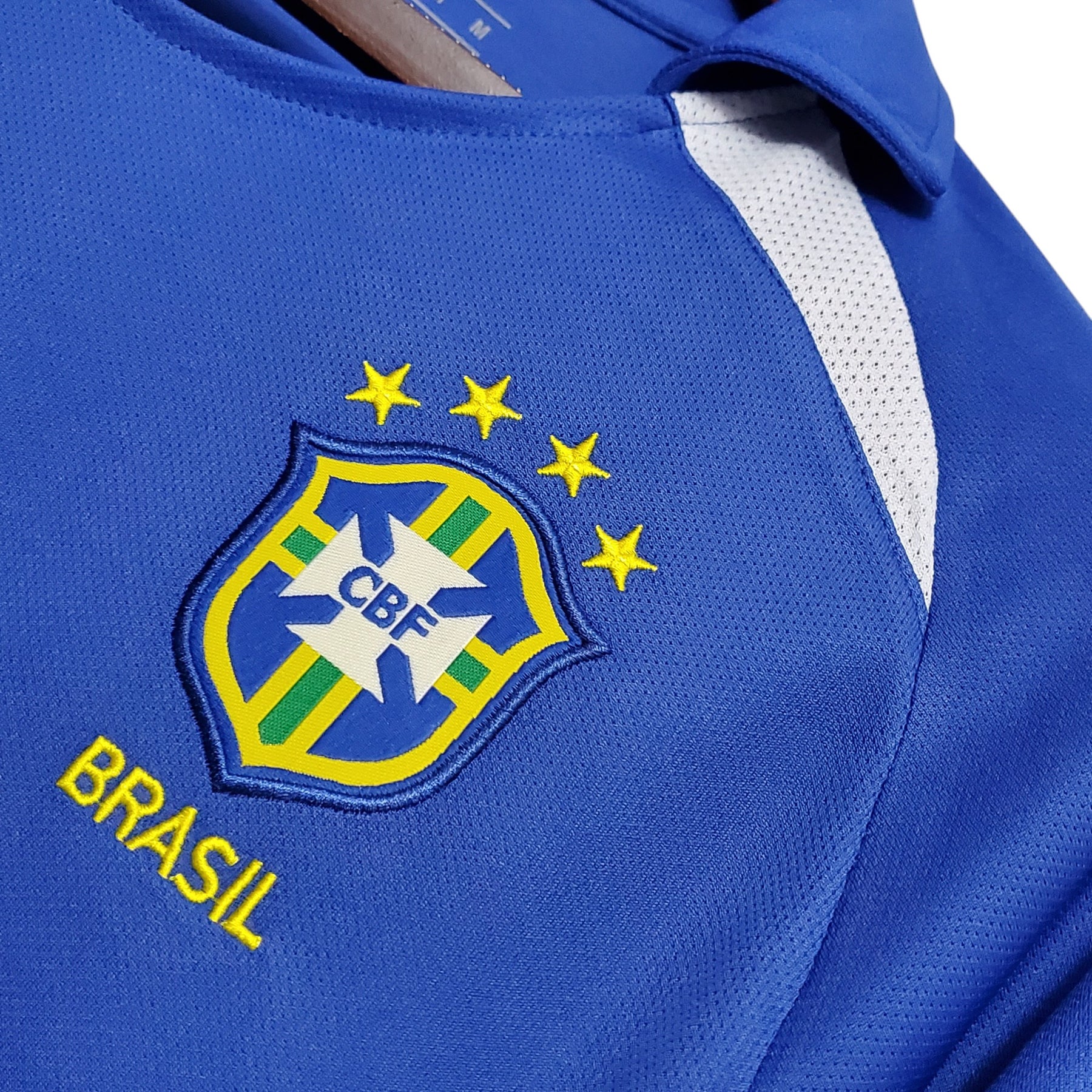 camisa-retro-2002-selecao-brasileira-nike-masculina-azul