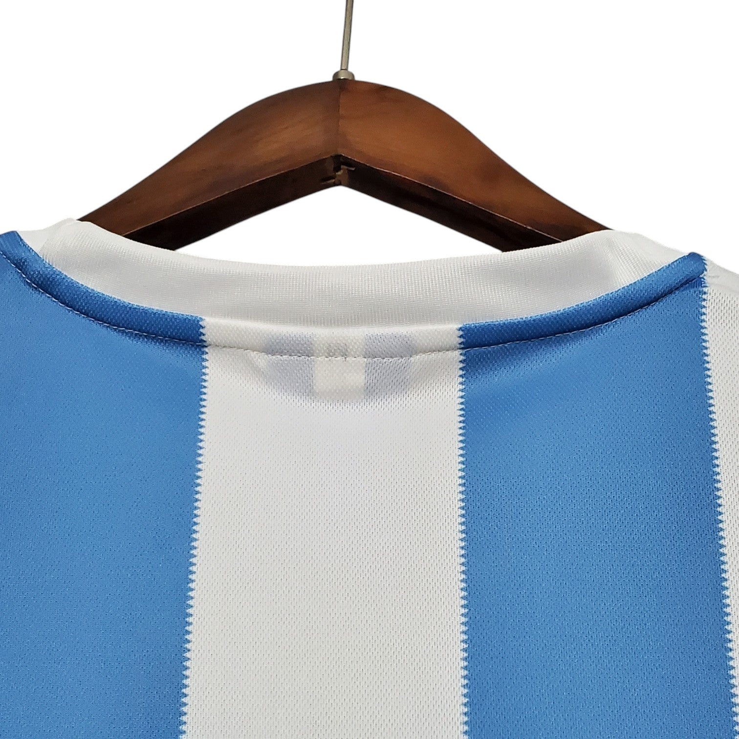 camisa-retro-argentina-1978-masculina-adidas-branca-com-detalhes-em-azul