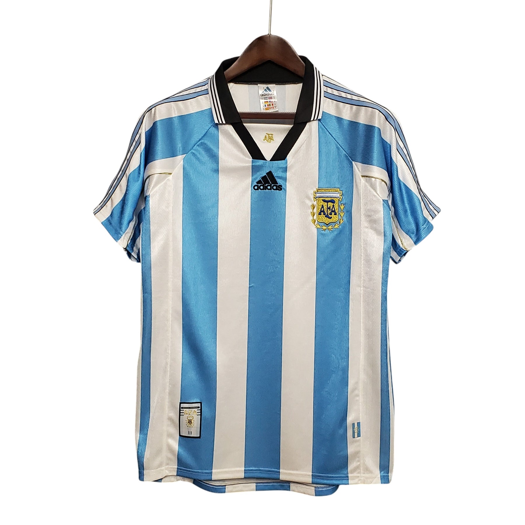 camisa-retro-argentina-1998-masculina-adidas-branca-com-detalhes-em-azul