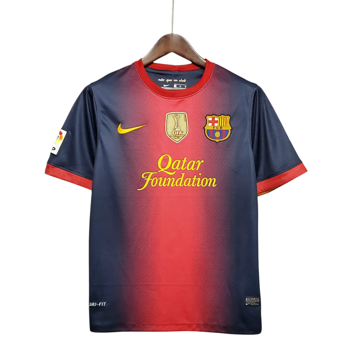 camisa-retro-barcelona-12-13-masculina-nike-azul-com-detalhes-em-vermelho