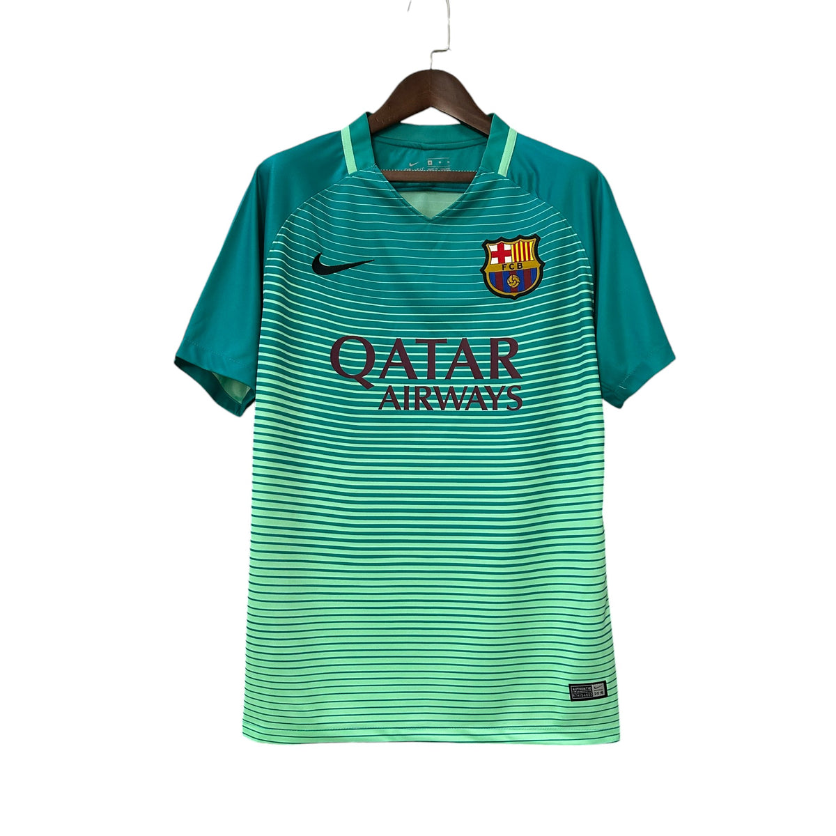 camisa-retro-barcelona-15-16-masculina-nike-azul-com-detalhes-em-vermelho