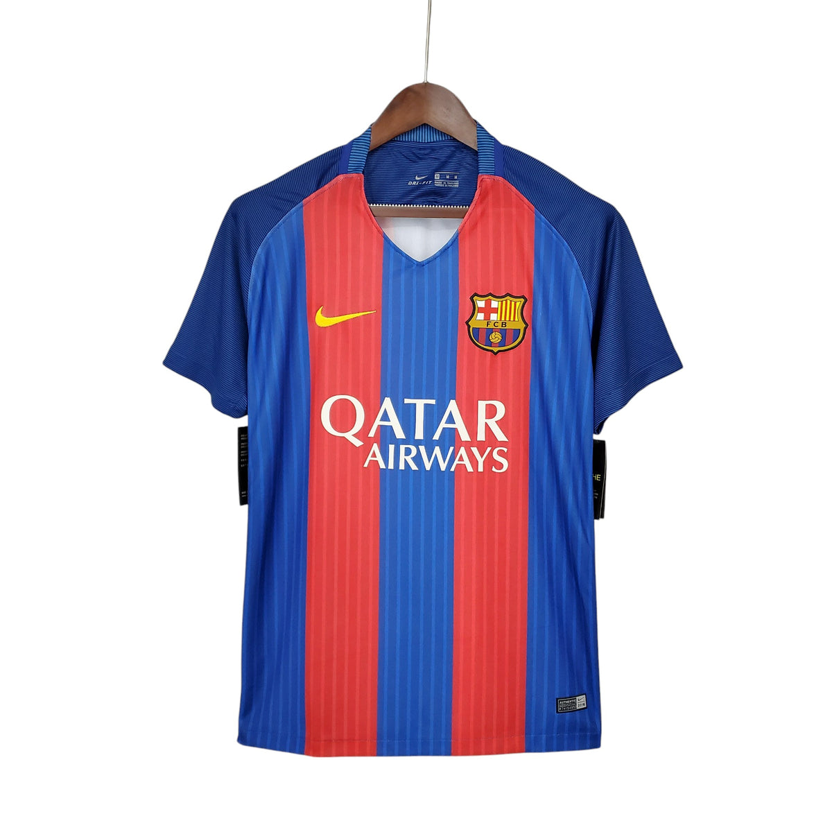camisa-retro-barcelona-16-17-masculina-nike-azul-e-vermelha