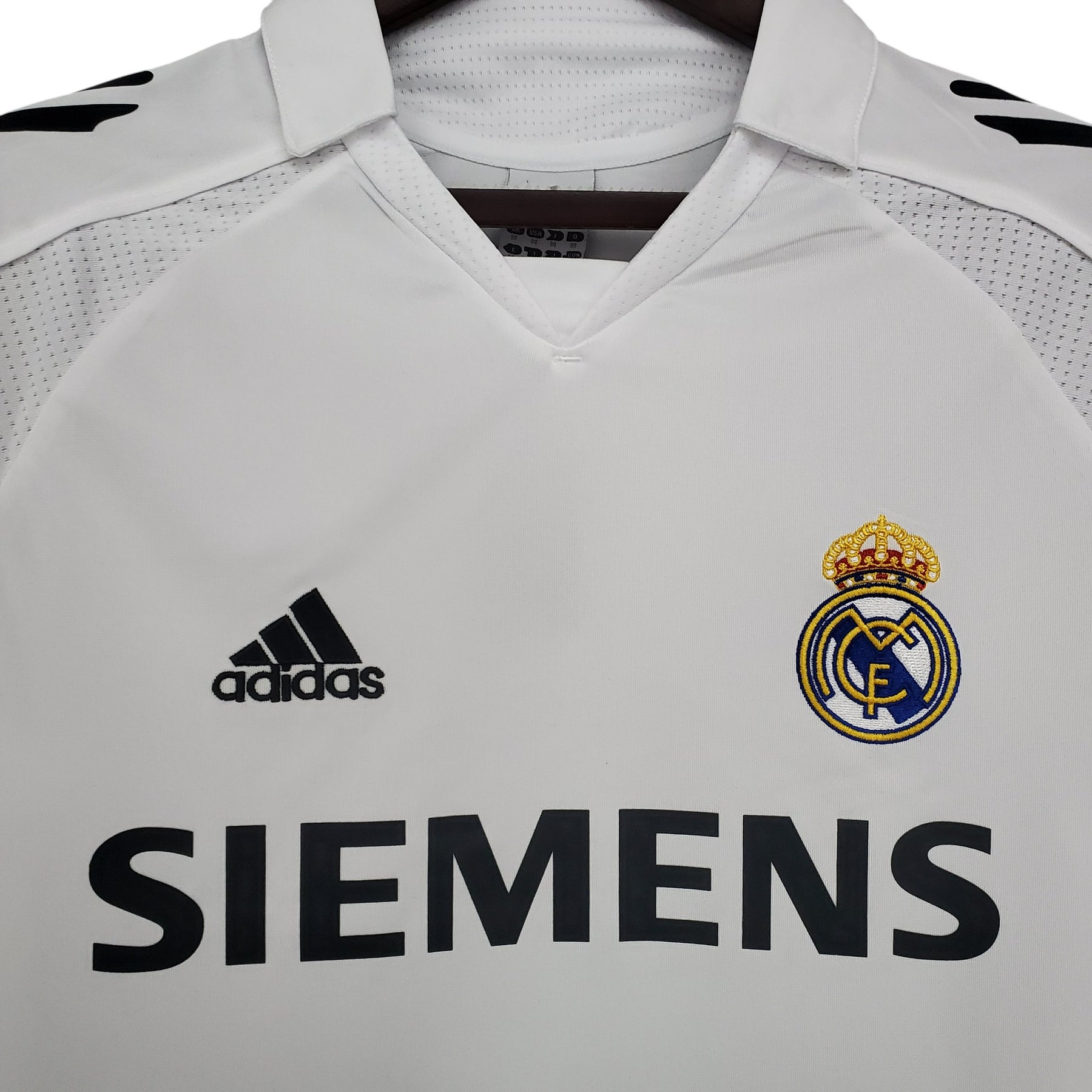camisa-retro-real-madrid-05-06-manga-longa-masculina-adidas-branca