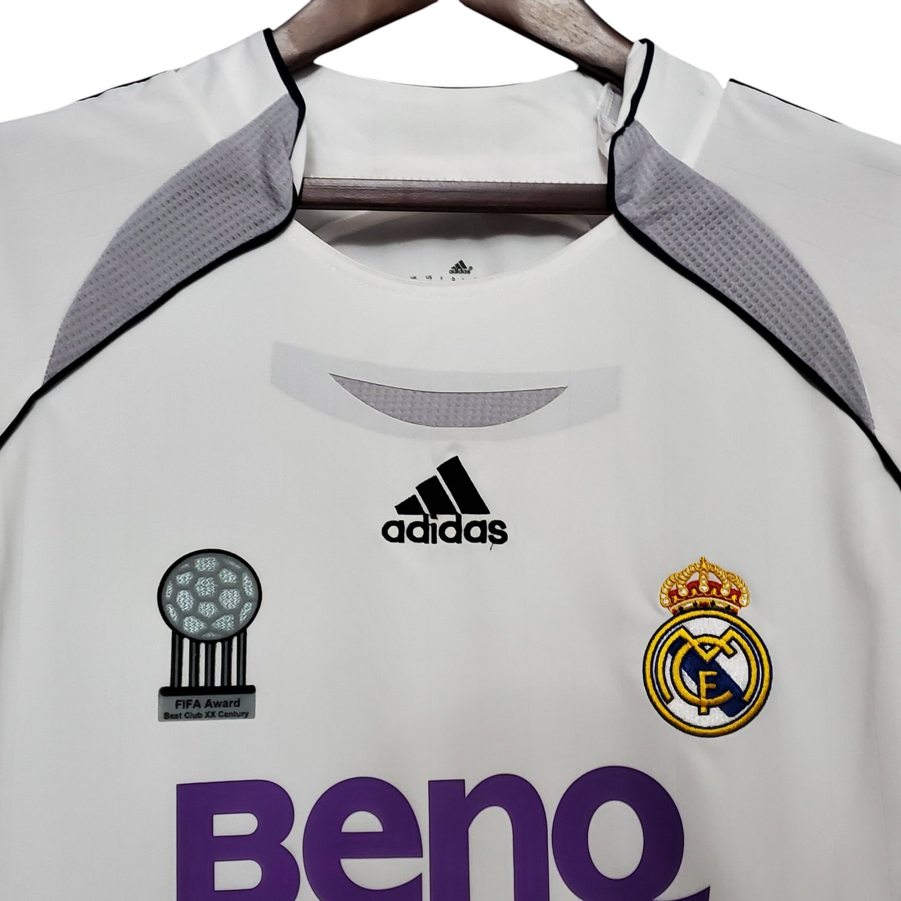 camisa-retro-real-madrid-06-07-masculina-adidas-branca