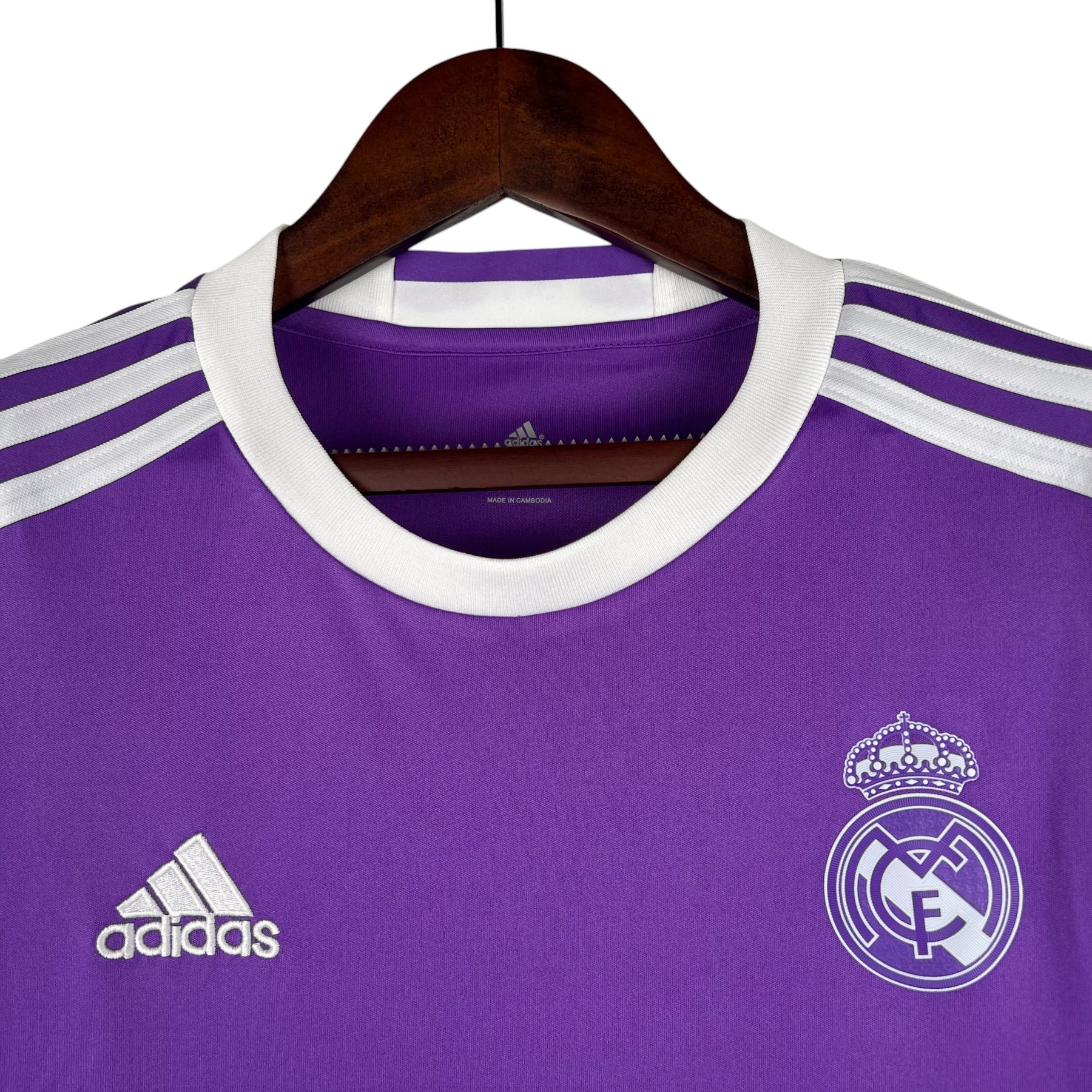 camisa-retro-real-madrid-16-17-manga-longa-masculina-adidas-roxa