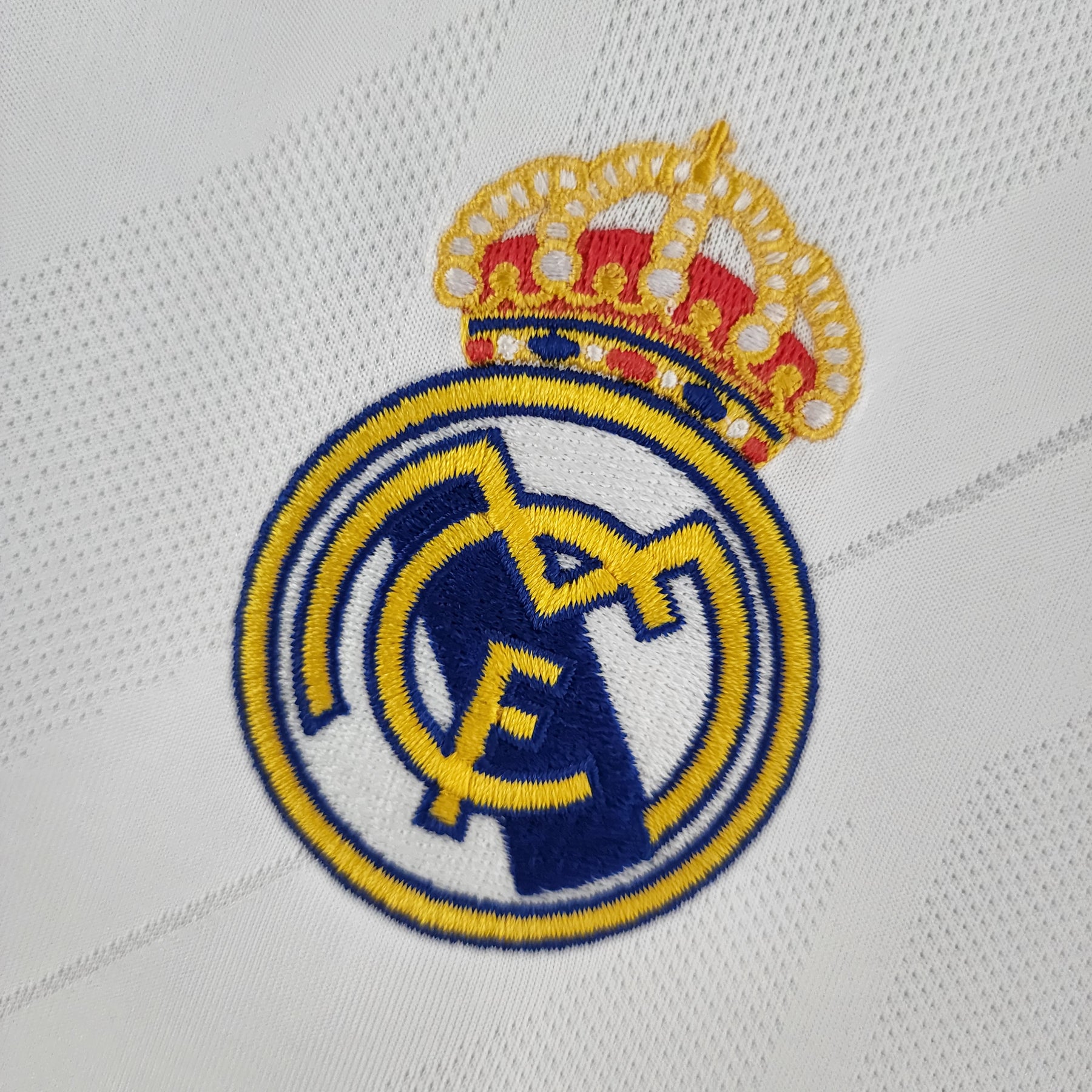 camisa-retro-real-madrid-17-18-masculina-adidas-branca