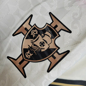 camisa-vasco-da-gama-iii-22-23-torcedor-kappa-feminina-branca-com-detalhes-em-preto-e-dourado
