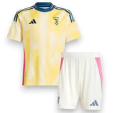 kit-infantil-juventus-ii-24-25-adidas-branco-e-amarelo