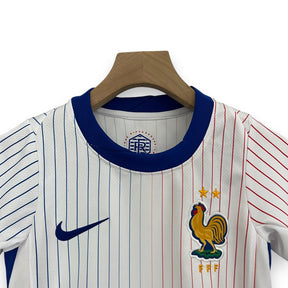 kit-infantil-selecao-da-franca-ii-24-25-nike-branco-e-azul